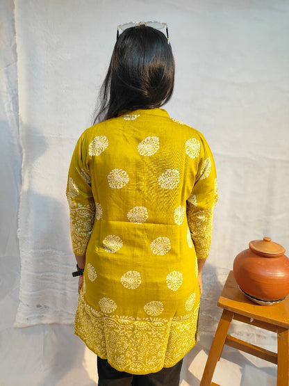Golden aura chinese collar short kurti